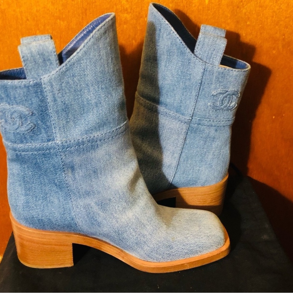 💙💙Gorgeous Denim CHANEL Boots💙💙